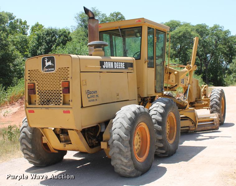 image for item DD5254 1987 John Deere 770B motor grader