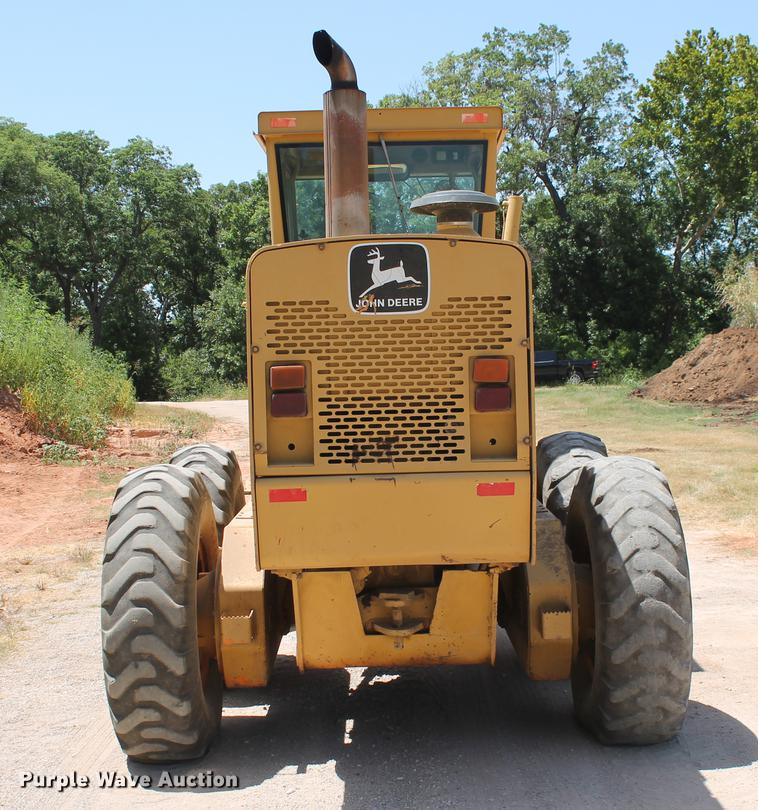 image for item DD5254 1987 John Deere 770B motor grader