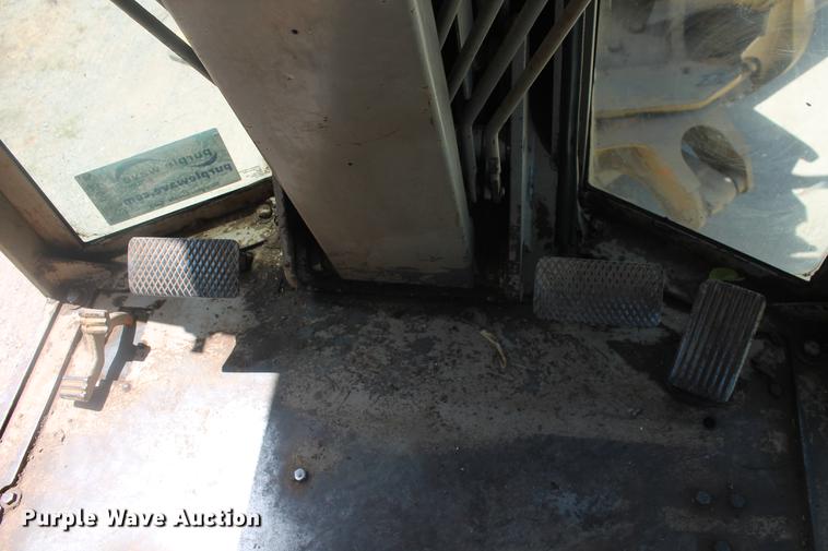 image for item DD5254 1987 John Deere 770B motor grader