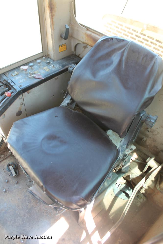 image for item DD5254 1987 John Deere 770B motor grader