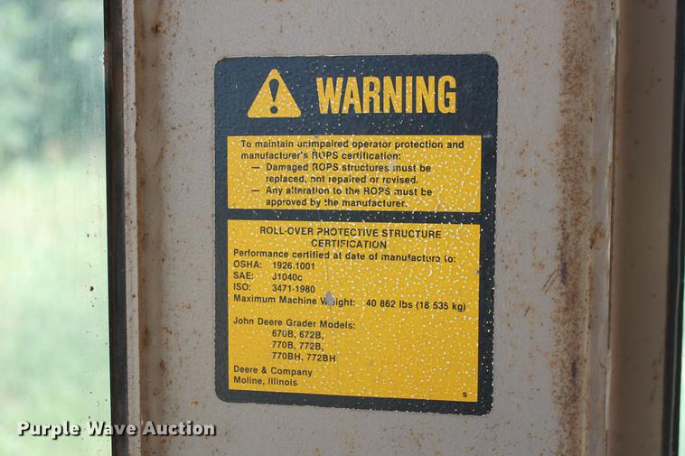 image for item DD5254 1987 John Deere 770B motor grader