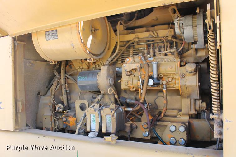 image for item DD5254 1987 John Deere 770B motor grader