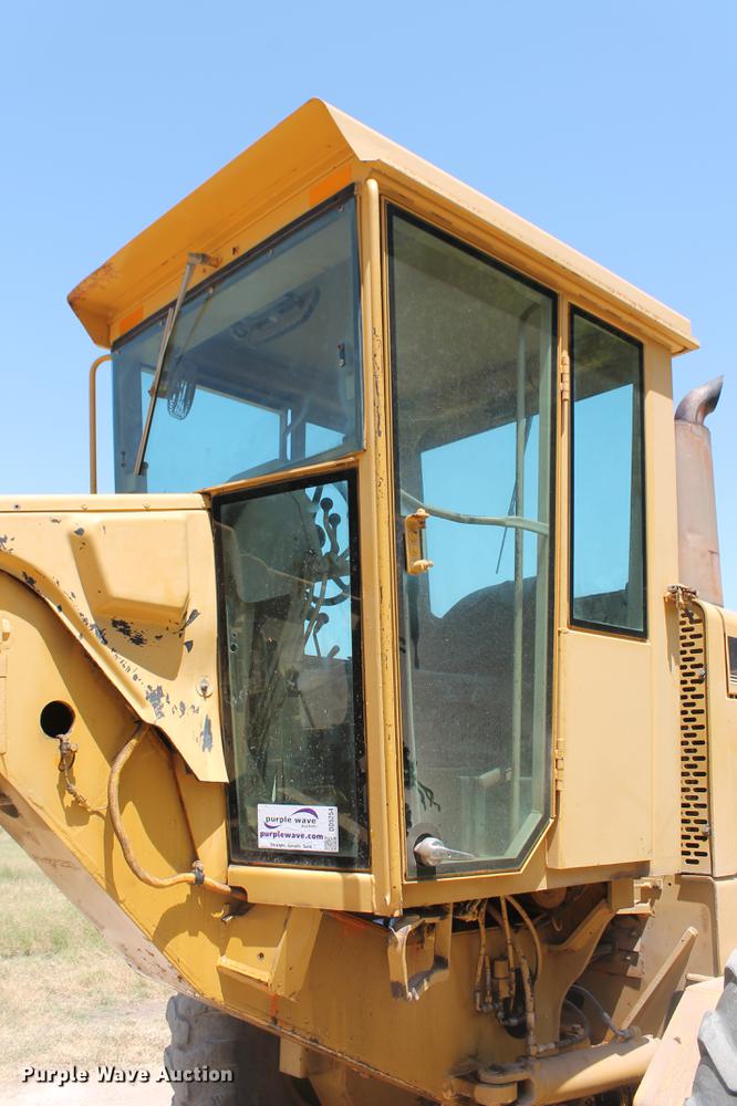 image for item DD5254 1987 John Deere 770B motor grader