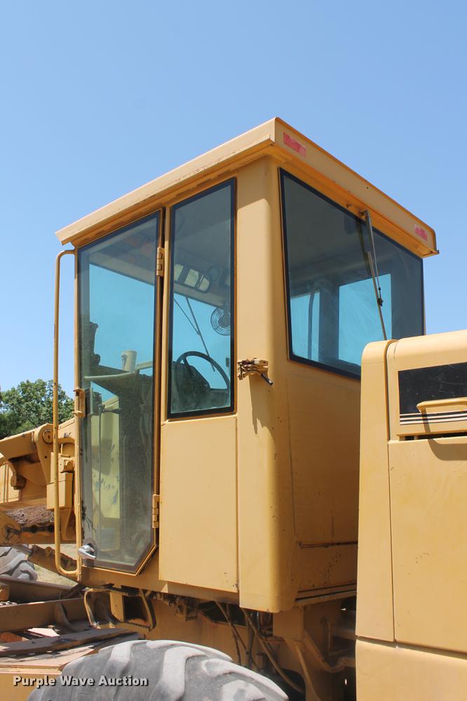 image for item DD5254 1987 John Deere 770B motor grader