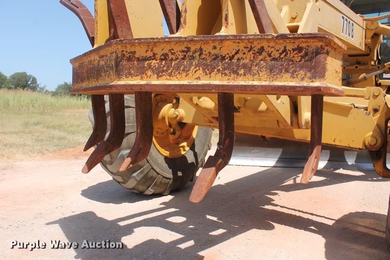 image for item DD5254 1987 John Deere 770B motor grader