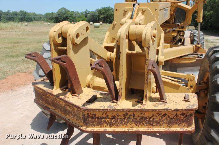 image for item DD5254 1987 John Deere 770B motor grader