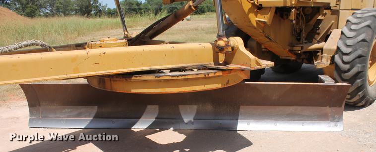 image for item DD5254 1987 John Deere 770B motor grader