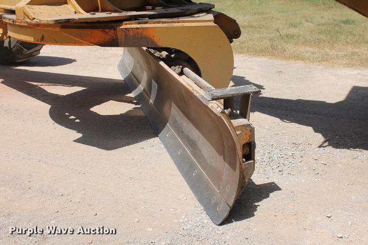 image for item DD5254 1987 John Deere 770B motor grader