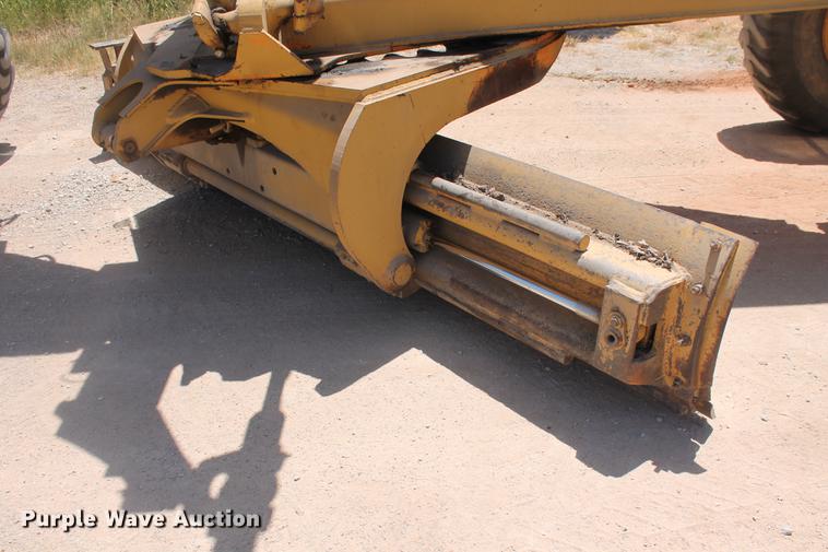 image for item DD5254 1987 John Deere 770B motor grader