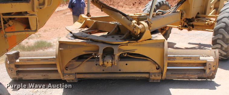 image for item DD5254 1987 John Deere 770B motor grader