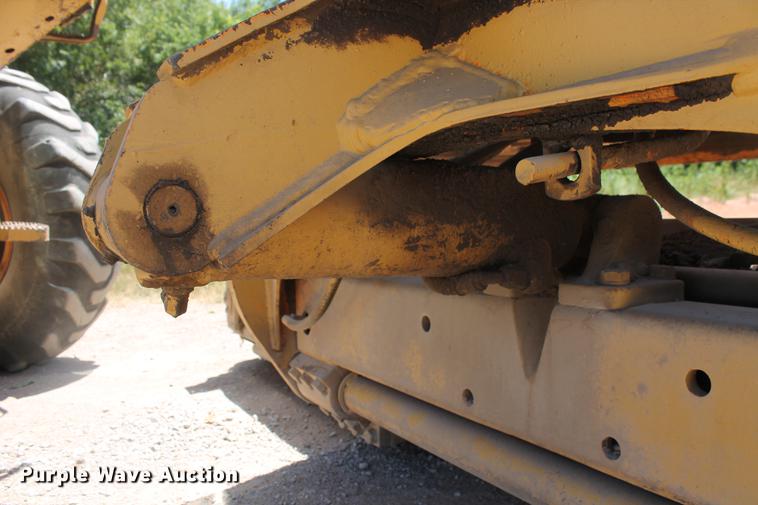 image for item DD5254 1987 John Deere 770B motor grader