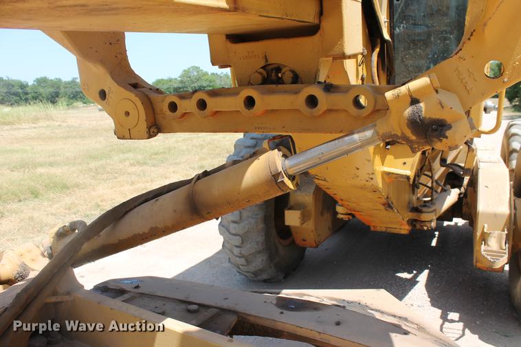 image for item DD5254 1987 John Deere 770B motor grader