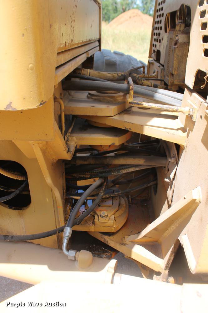 image for item DD5254 1987 John Deere 770B motor grader