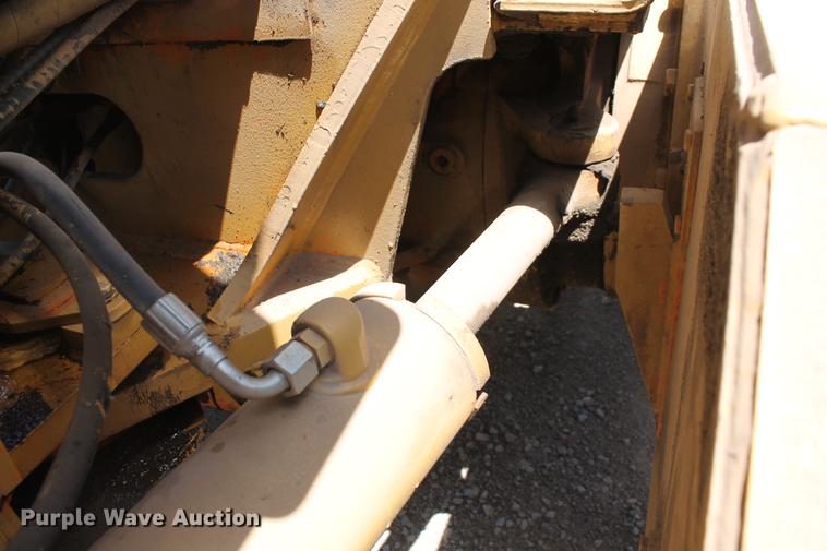 image for item DD5254 1987 John Deere 770B motor grader