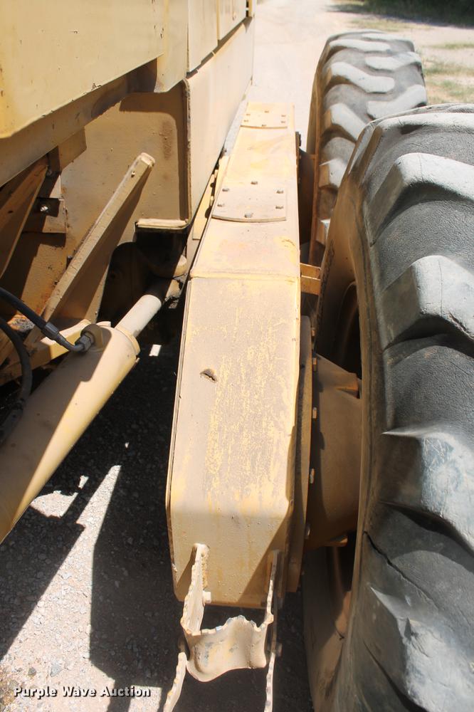 image for item DD5254 1987 John Deere 770B motor grader