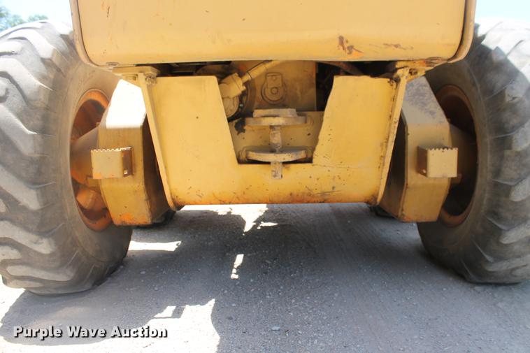 image for item DD5254 1987 John Deere 770B motor grader