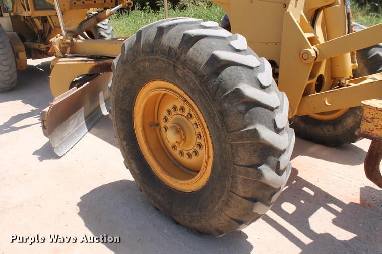 image for item DD5254 1987 John Deere 770B motor grader