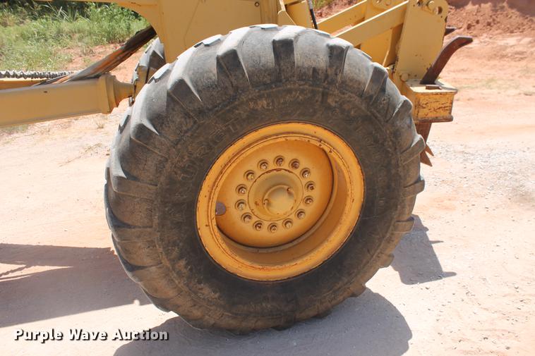 image for item DD5254 1987 John Deere 770B motor grader