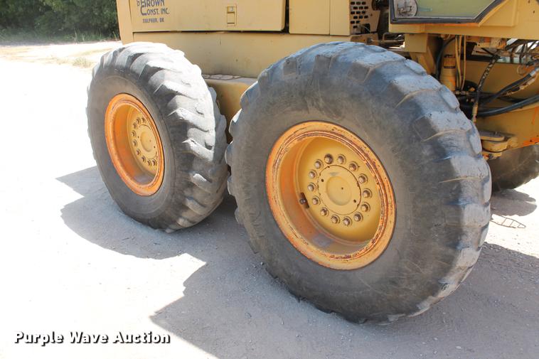 image for item DD5254 1987 John Deere 770B motor grader