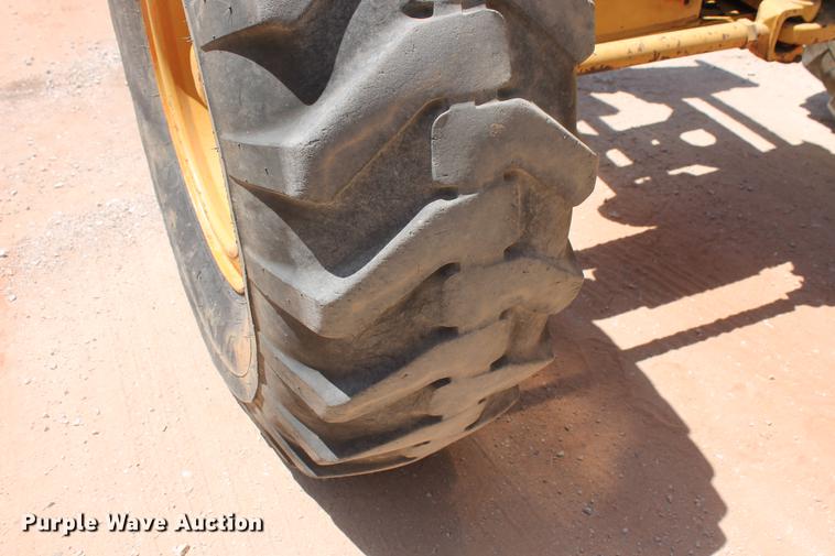 image for item DD5254 1987 John Deere 770B motor grader