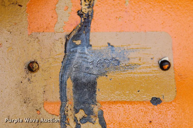 image for item DD5254 1987 John Deere 770B motor grader