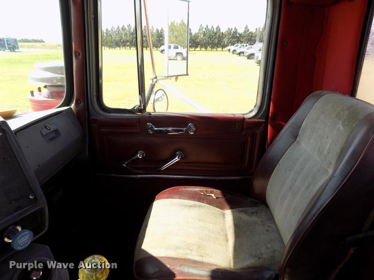 image for item DD5766 1986 Mack Econodyne R688ST semi truck