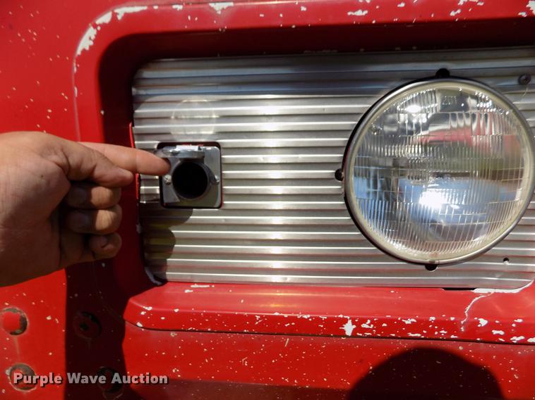 image for item DD5766 1986 Mack Econodyne R688ST semi truck