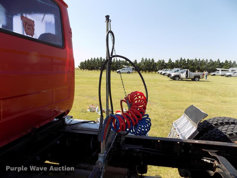 image for item DD5766 1986 Mack Econodyne R688ST semi truck