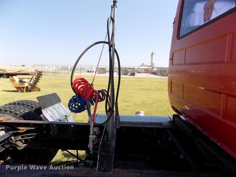 image for item DD5766 1986 Mack Econodyne R688ST semi truck