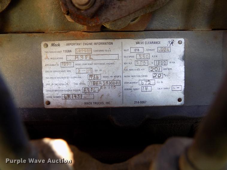 image for item DD5766 1986 Mack Econodyne R688ST semi truck