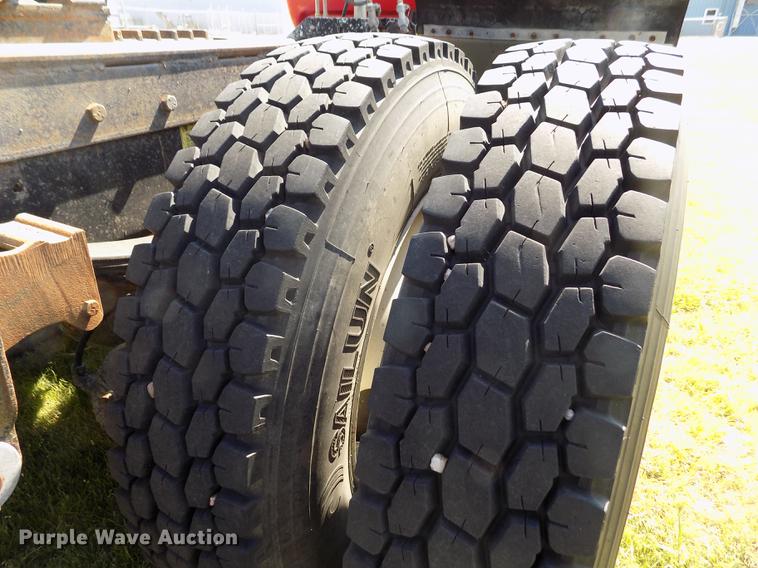 image for item DD5766 1986 Mack Econodyne R688ST semi truck