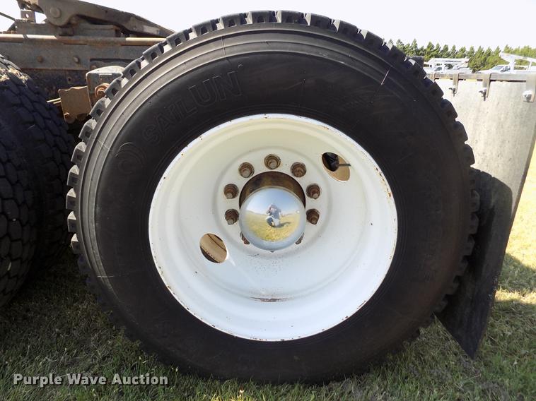 image for item DD5766 1986 Mack Econodyne R688ST semi truck