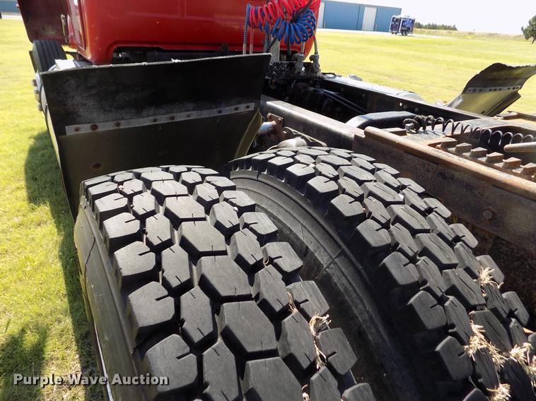 image for item DD5766 1986 Mack Econodyne R688ST semi truck