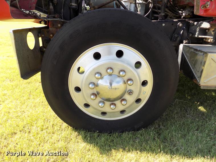 image for item DD5766 1986 Mack Econodyne R688ST semi truck