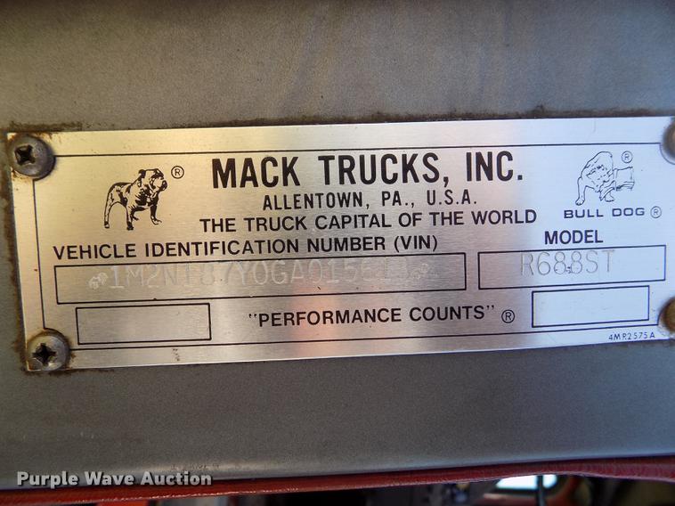 image for item DD5766 1986 Mack Econodyne R688ST semi truck