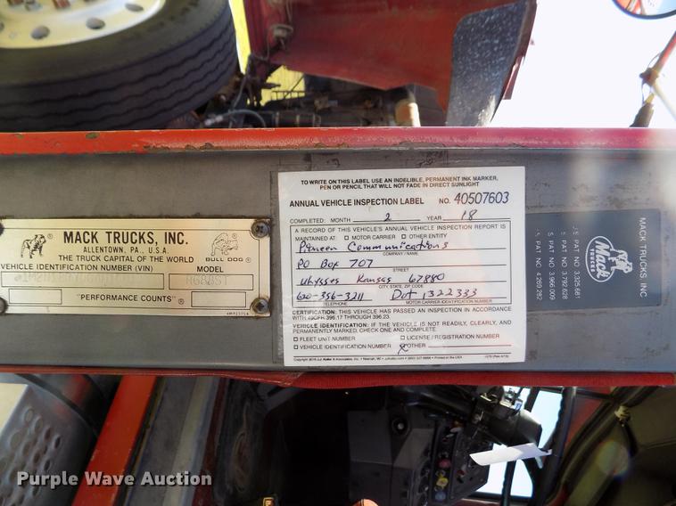 image for item DD5766 1986 Mack Econodyne R688ST semi truck