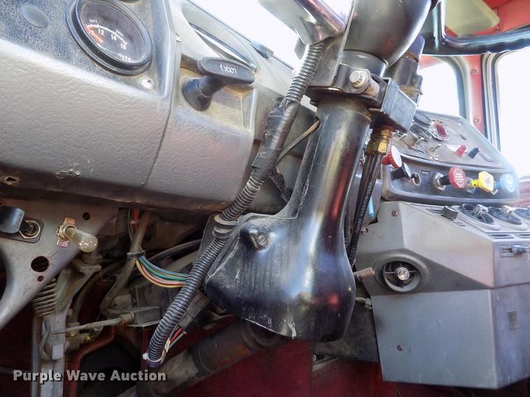 image for item DD5766 1986 Mack Econodyne R688ST semi truck