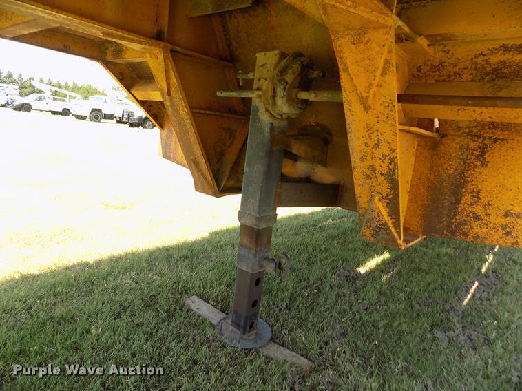 image for item DD5767 1979 Transport CR-25YF equipment trailer