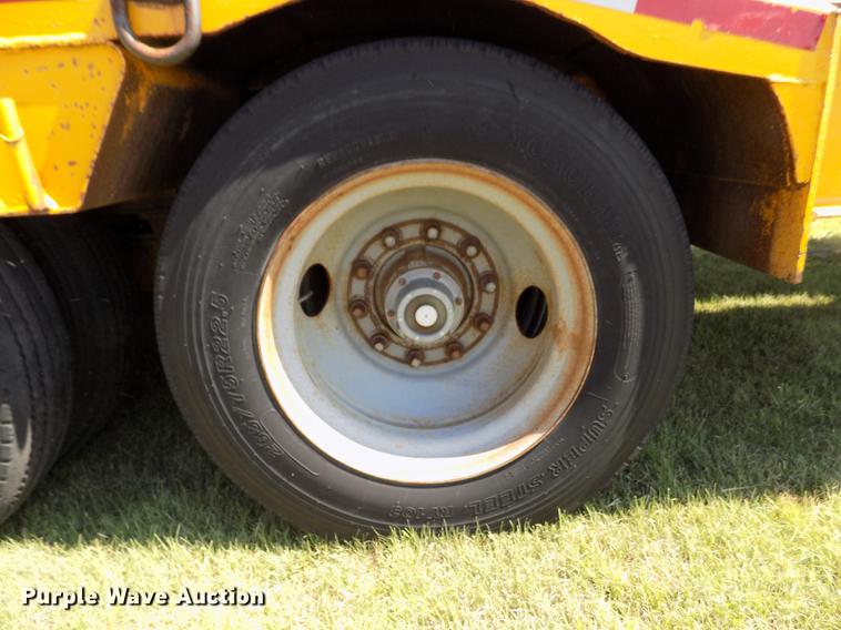 image for item DD5767 1979 Transport CR-25YF equipment trailer