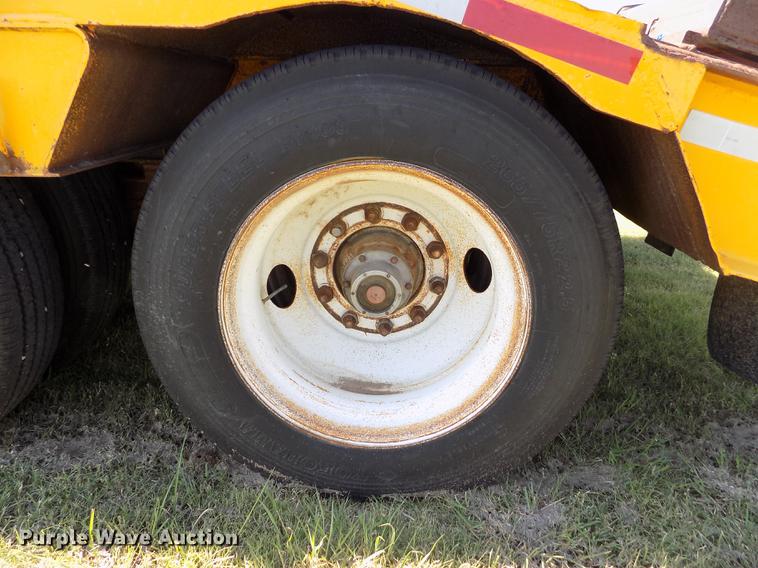 image for item DD5767 1979 Transport CR-25YF equipment trailer