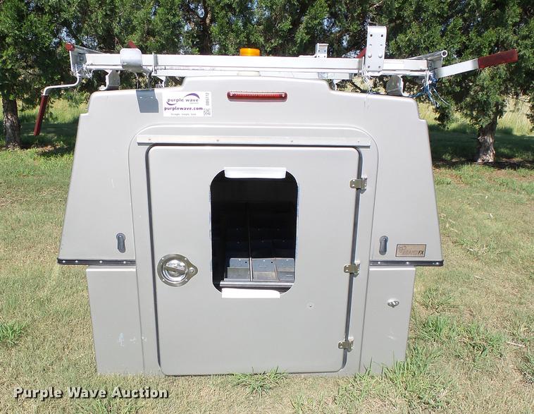 image for item DD5772 FX fiberglass topper