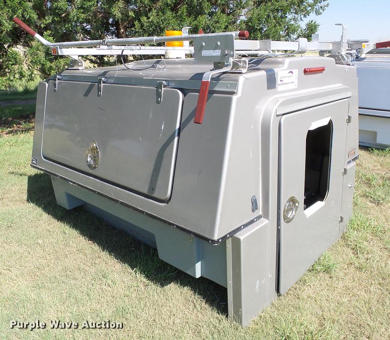 image for item DD5772 FX fiberglass topper