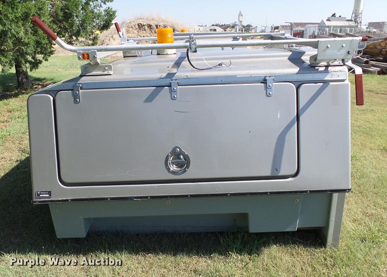 image for item DD5772 FX fiberglass topper