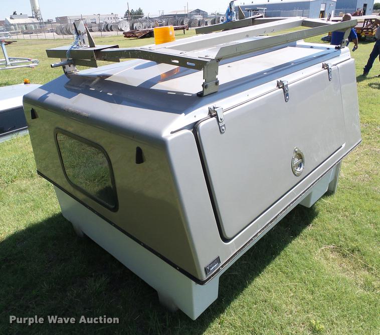 FX fiberglass topper in Ulysses, KS Item DD5779 sold Purple Wave