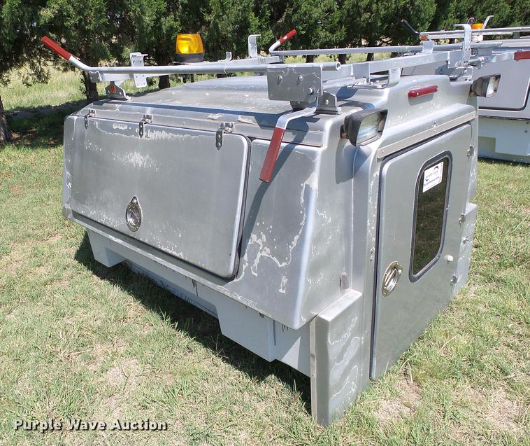 image for item DD5781 Fibre Body fiberglass topper