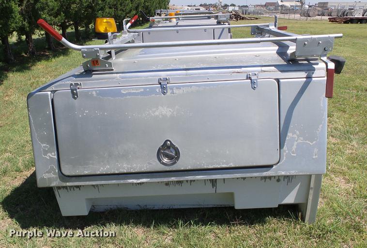 image for item DD5781 Fibre Body fiberglass topper