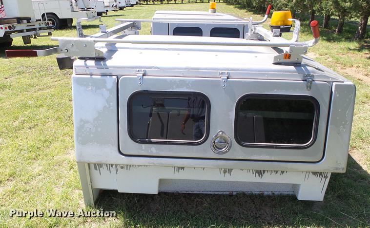 image for item DD5781 Fibre Body fiberglass topper