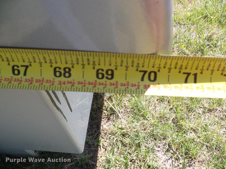 image for item DD5781 Fibre Body fiberglass topper