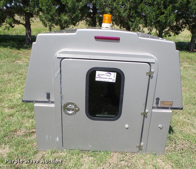 image for item DD5782 FX fiberglass topper