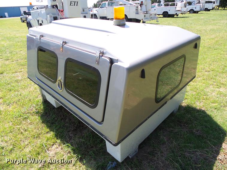 image for item DD5782 FX fiberglass topper